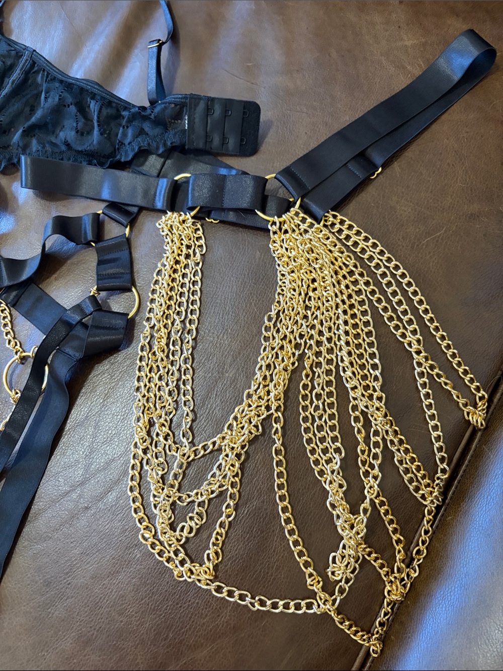 Black Lace Bra and Gold Chain Harness Set - Picture 4 of 4